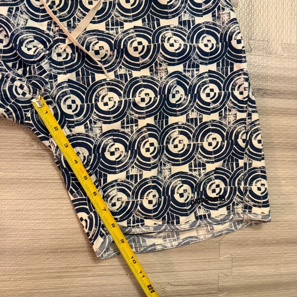 Patagonia Board Shorts Mens 32 Blue White Geometric Circle Print Swim Trunks
